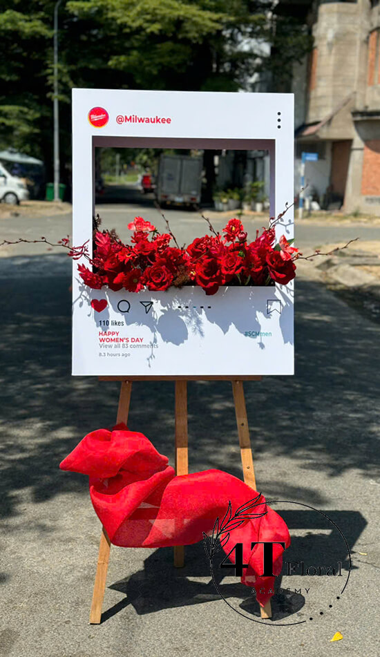 Kệ hoa hộp hiện đại màu đỏ